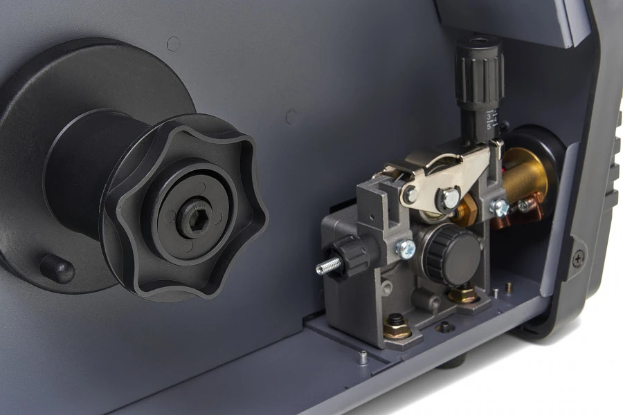 HBM 200 CI Synergic Mig Lasinverter Met Digitaal Display En IGBT Technologie 7 HBM 200 CI Synergic Mig Lasinverter Met Digitaal Display En IGBT Technologie - Afbeelding 7