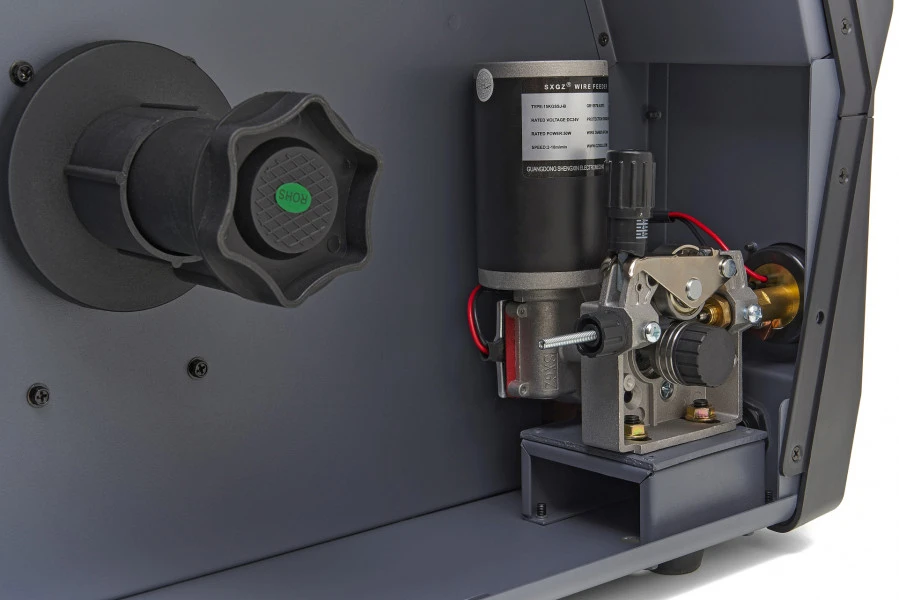 HBM 230 CI Synergic Mig Lasinverter Met Digitaal Display En IGBT Technologie 5 HBM 230 CI Synergic Mig Lasinverter Met Digitaal Display En IGBT Technologie - Afbeelding 5